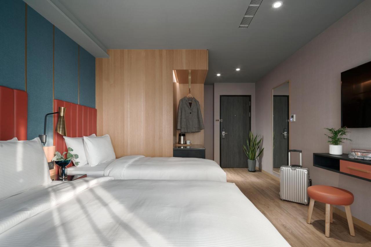 Kindness Day Hotel Tainan Exteriör bild