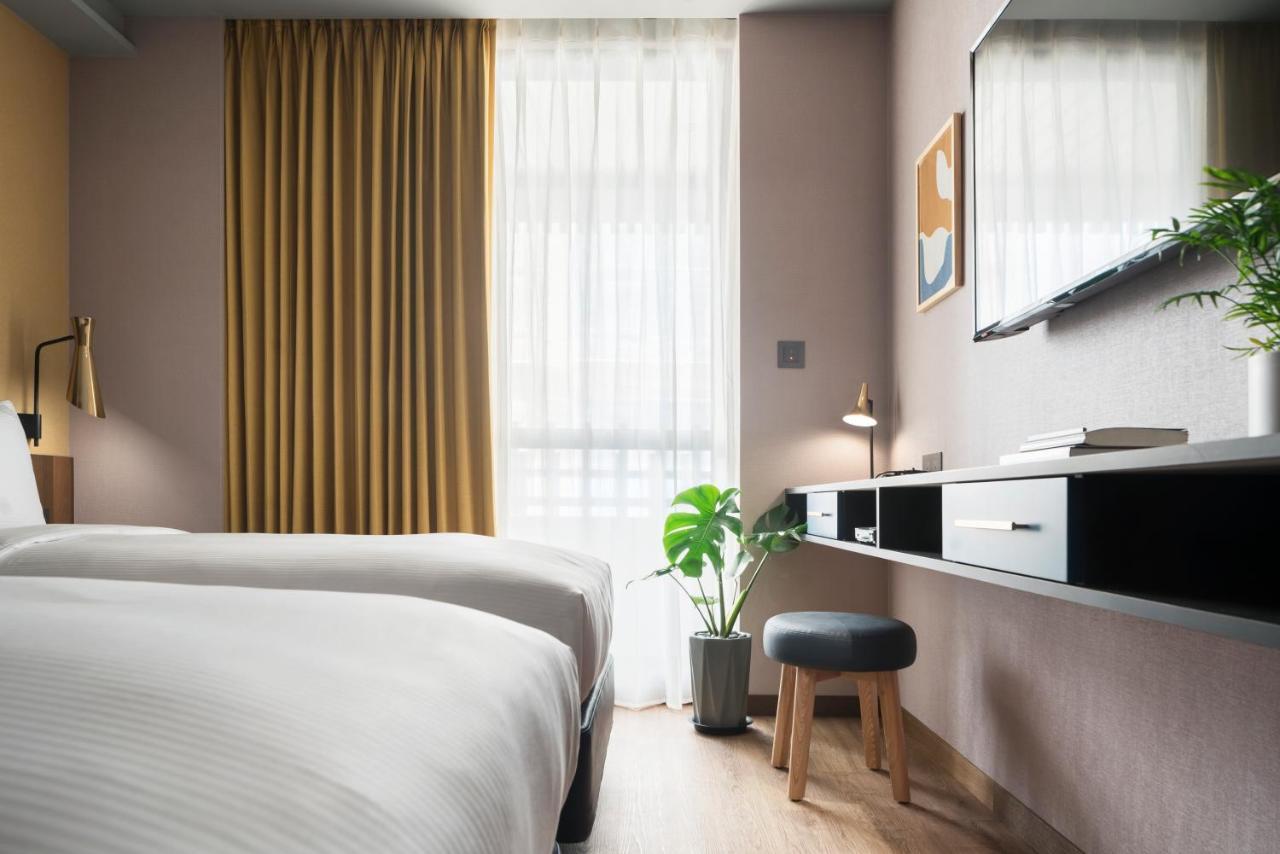 Kindness Day Hotel Tainan Exteriör bild